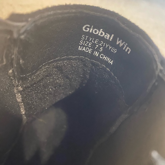 7.5 Flat Cheetah Ankle Boots - Picture 2 of 5